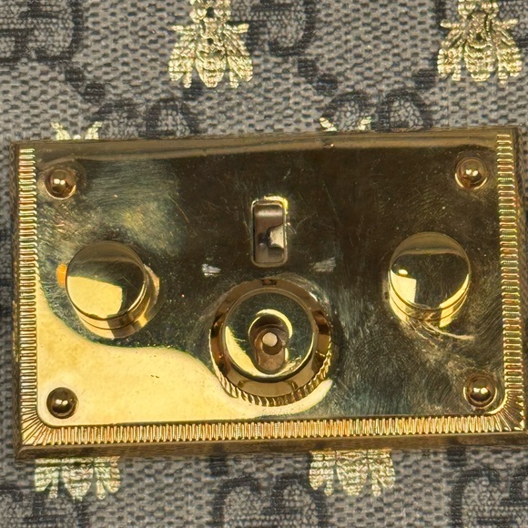 Authentic Gucci Padlock GG Supreme Shoulder Bag - Picture 5 of 13